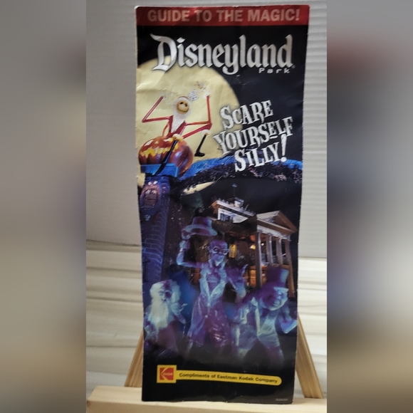 Disney - Disneyland Castle - Lmtd Ed. Mint - Coin - Plus Vintage Freebies - Picture 3 of 7